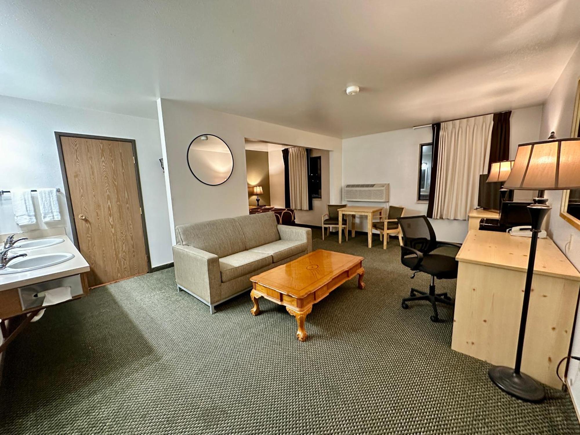 Fairbridge Inn & Suites Moscow - Pullman Exteriör bild